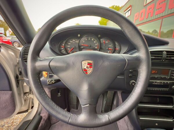 Porsche 996 carrera 2 cabriolet 3.6l Boite mécanique vendue 02/2025 – Image 15