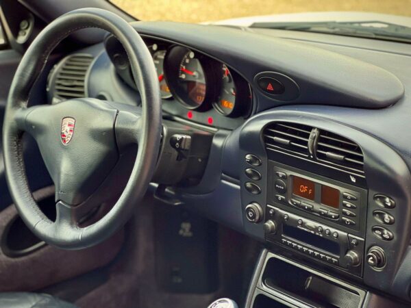 Porsche 996 carrera 2 cabriolet 3.6l Boite mécanique vendue 02/2025 – Image 16