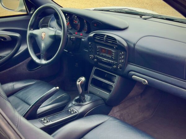 Porsche 996 carrera 2 cabriolet 3.6l Boite mécanique vendue 02/2025 – Image 17